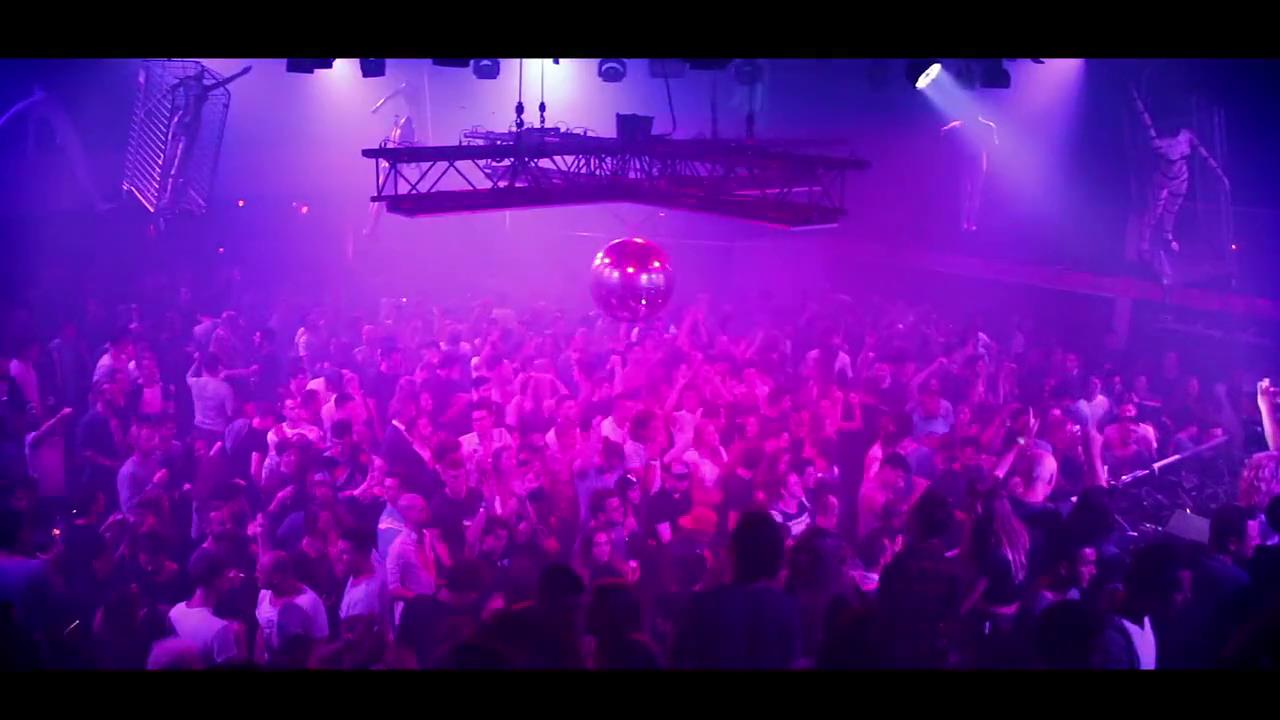 热闹的音乐会俱乐部dj夜场欢闹的人群-92素材网