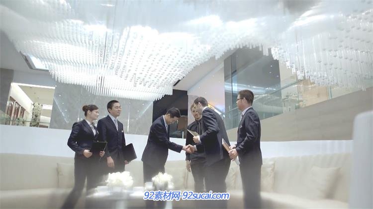 商务家装家居设计师画图纸客服与客户沟通合作握手情景视频实拍